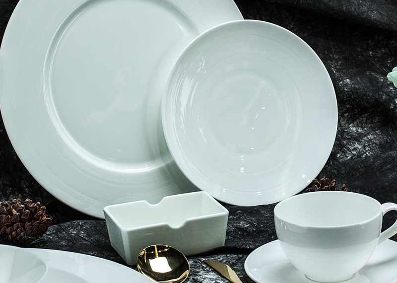 20pc Bone China Dinnerware Set